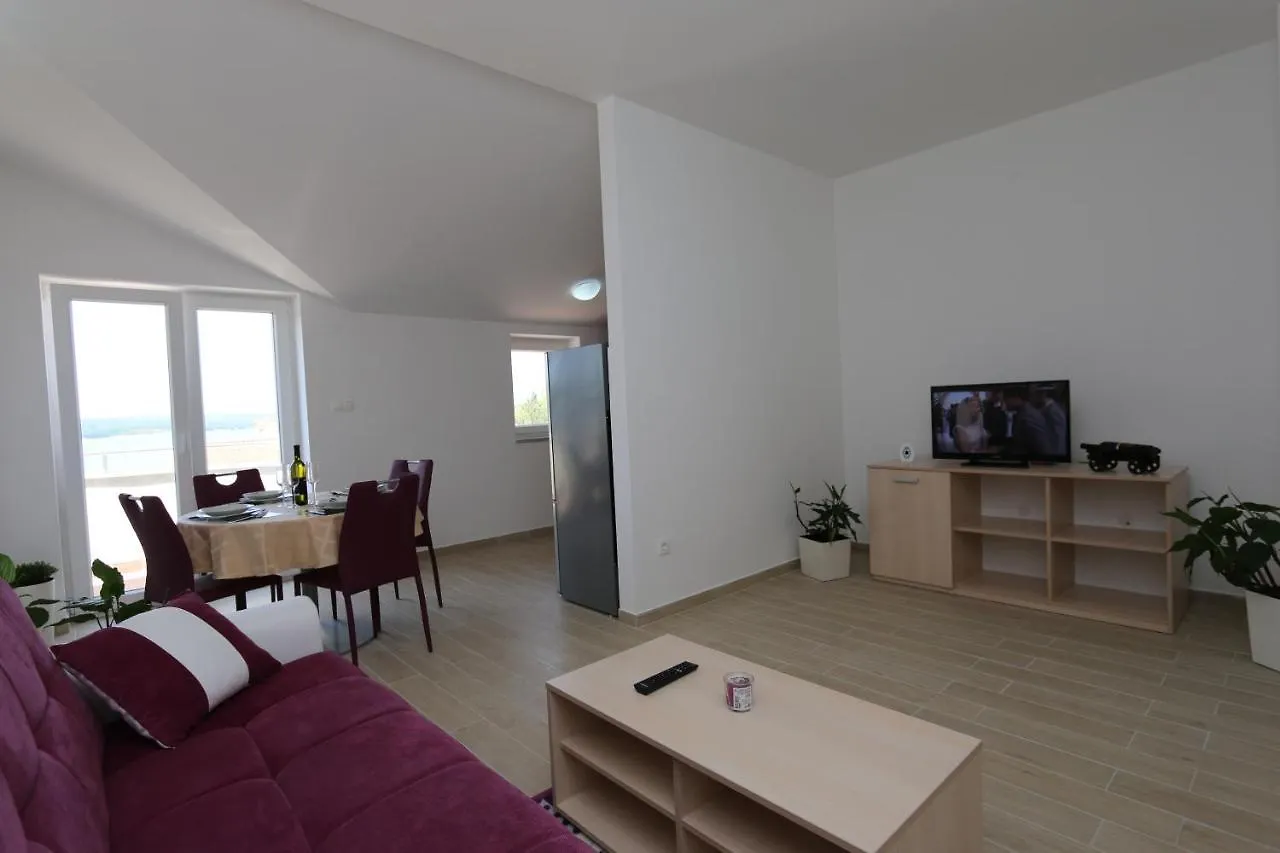 Apartments Sucic Iva I Tea Soline