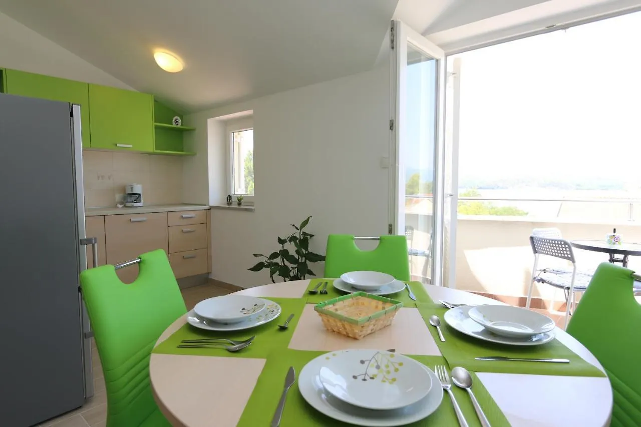 Apartments Sucic Iva I Tea Soline